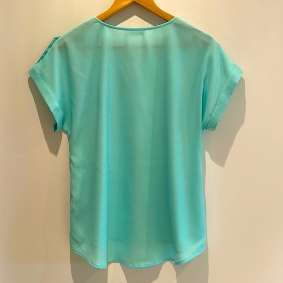 Calvin Klein Women’s Mint Green Blouse. Size M runs large. - Picture 8 of 8